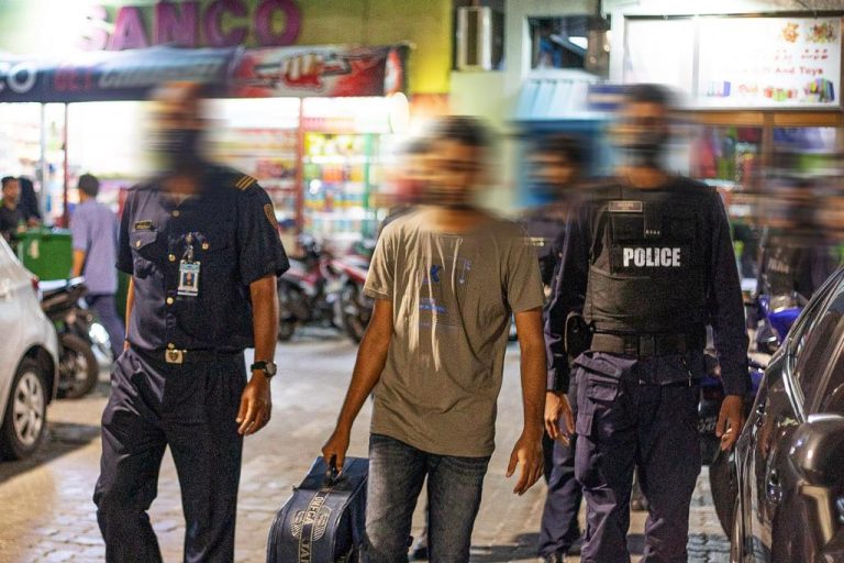 ގަވާއިދާ ޚިލާފަށް އުޅެމުން އައި އިތުރު ދެ ބިދޭސީއަކު އަތުލައިގެންފި