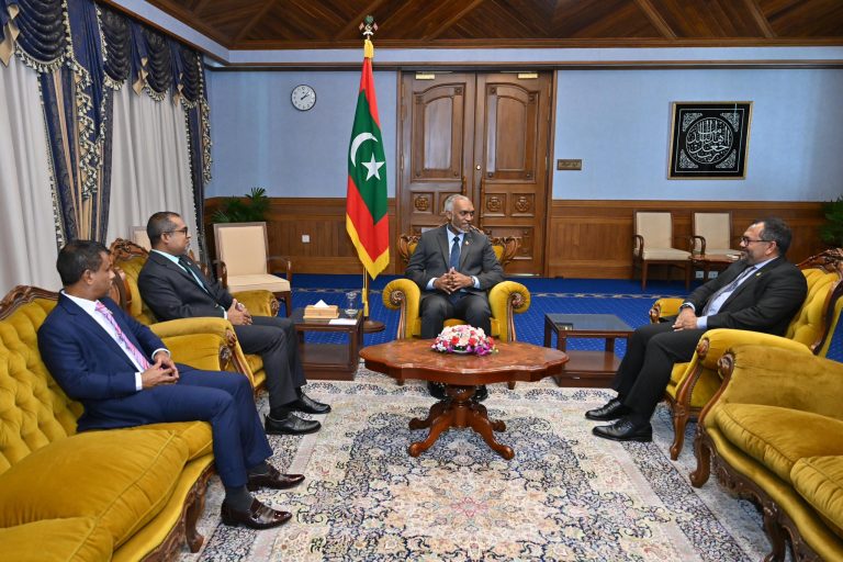 ރައީސް ޑރ.މުޢިއްޒު، ވަޒީރުންގެ މަޖިލީހަށް ބަދަލުތަކެއް ގެންނަވައިފި