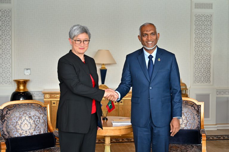 ރައީސް ޑރ.މުޢިއްޒު އޮސްޓްރޭލިއާ އަދި ސިންގަޕޫރުގެ ޚާރިޖީ ވަޒީރާ ބައްދަލުކުރައްވައިފި