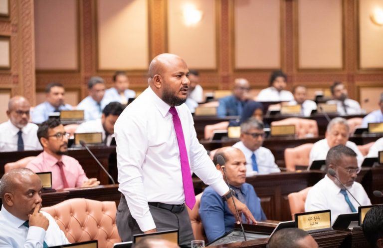 ގާނޫނީ އިމުގެ ތެރެއިން ޚިޔާލު ފާޅުކުރުމަށް މި ސަރުކާރުން ހުރަހެއް ނާޅާނެ: ޝުޖާއު