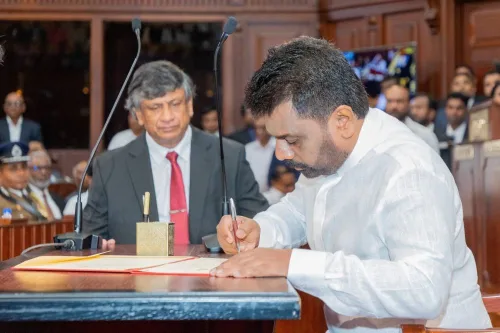 ލަންކާގެ ރައީސް ޑިސަނާޔަކޭގެ ކާމިޔާބު ސިޔާސީ ހަޔާތް