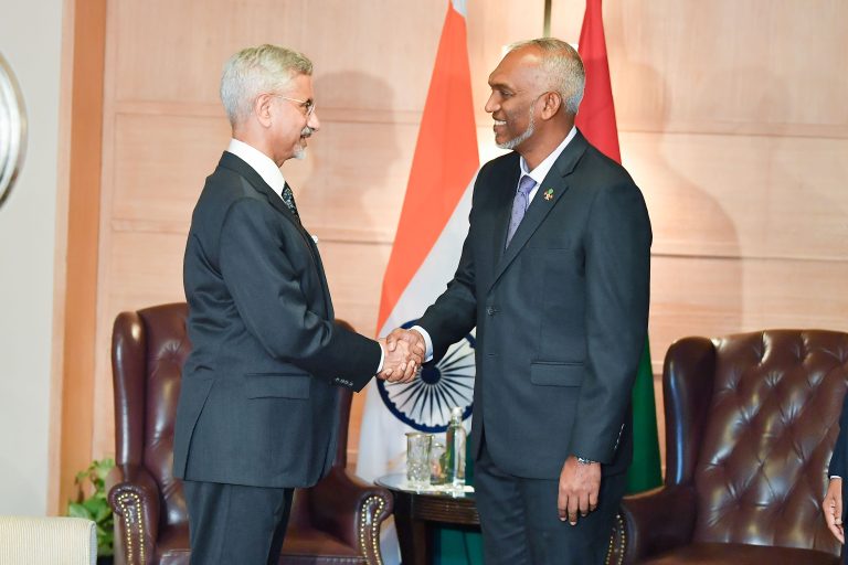 ރައީސް ޑރ.މުޢިއްޒު، ޖައިޝަންކަރާ ބައްދަލުކުރައްވައިފި