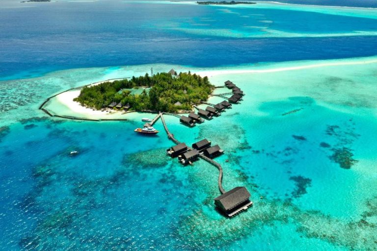 ގަންގެހި ރިސޯޓް ބޭރަށް ސްނޯކްލިންގ އަށް ގޮސް އުޅުނު ފަތުރުވެރިއަކު މަރުވެއްޖެ