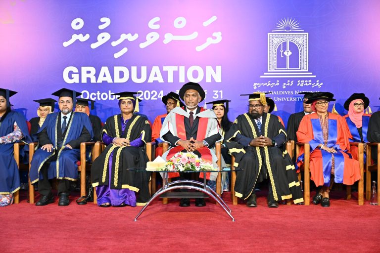ޑޮކްޓަރުކަން ރާއްޖޭގައި ކިޔެވި ފުރަތަމަ ބެޗުގެ ދަރިވަރުން ދަސްވެނިވެއްޖެ