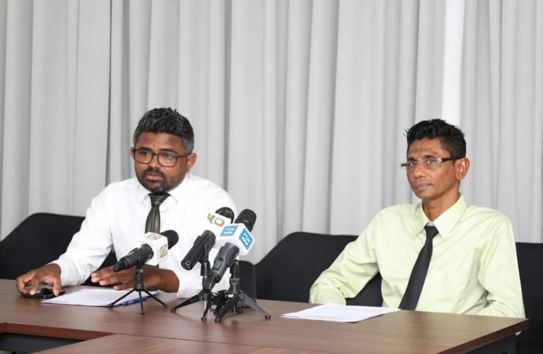 ނަފުސާނީ ސިއްހަތުގެ ދުވަސް: "ޝޭޑްސް އޮފް މައިންޑް" އެގްޒިބިޝަންގައި ބައިވެރިވުމުގެ ފުރުސަތު