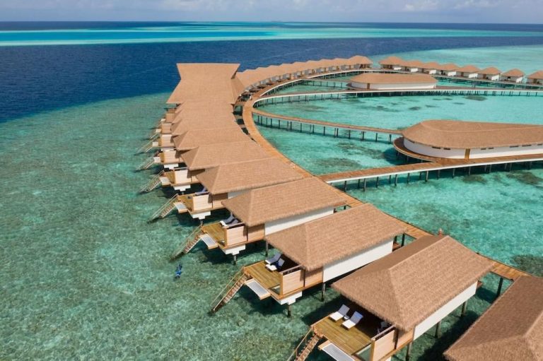 ރިސޯޓެއްގައި ފަތުރުވެރިޔަކު ގެނބިގެން މަރުވެއްޖެ