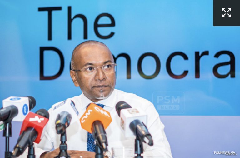 އިލެކްޝަން ކޮމިޝަނާއި އެންޓިކޮރަޕްޝަން ކޮމިޝަނުގެ މުސްތަގިއްލުކަން ނަގާނުލުމަށް ދަ ޑިމޮކްރެޓްސްއިން ސަރުކާރަށް ގޮވައިލައިފި