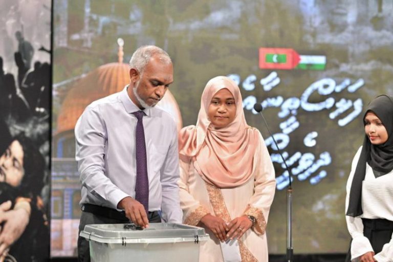 ”ފަލަސްތީނާއެކު ދިވެހިން” ޓެލެތޯނުން ލިބުނު 1.2 މިލިއަން ޑޮލަރު އަންރުވާއާ ހަވާލުކޮށްފި