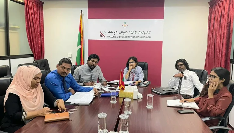 ބްރޯޑްކޮމްގެ މެމްބަރުކަމަށް ހުޅުވާލައިފި