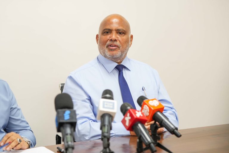 އައިކޮމްއިން ބޭއްވި އަޑުއެހުމަކަށް ހާޒިރުނުވުމުން ހައުސިންގ މިނިސްޓްރީ ޖޫރިމަނާކޮށްފި