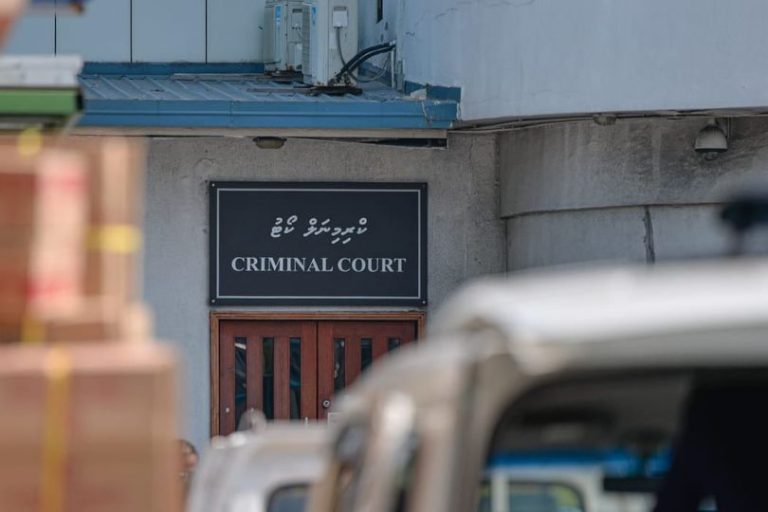 ހަށިގަނޑުގައި ފޮރުވައިގެެން މަސްތުވާތަކެތި އެތެރެ ކުރަން އުޅުނު މީހަކު ހައްޔަރުކޮށްފި