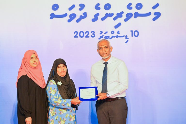 މަސްވެރިންގެ ދުވަހުގެ ރަސްމީ ޖަލްސާގައި ދެވޭ އެވޯޑު ފަރުމާކުރުމަށް ހުޅުވާލައިފި