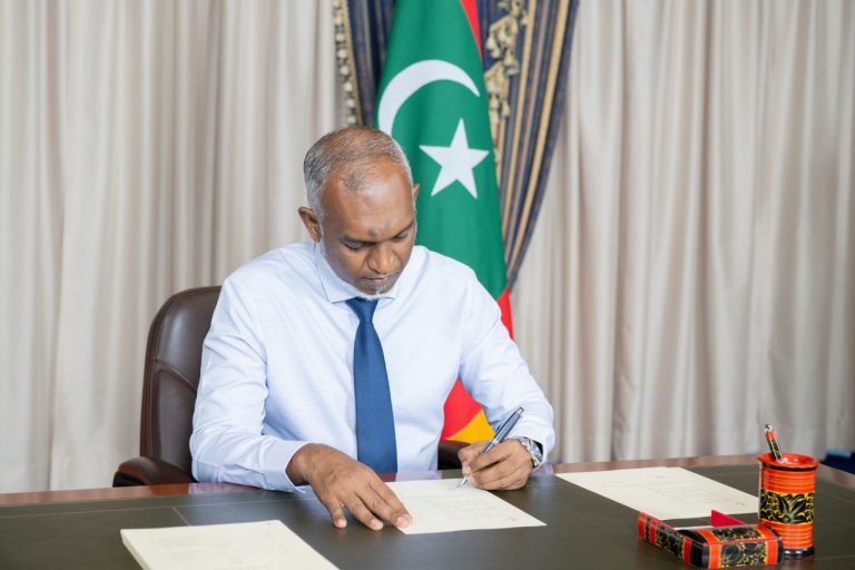 ޓޫރިޒަމްގެ ޓެކްސްތަކާއި އެއާޕޯޓު ޓެކްސްތައް ބޮޑުކުރަން ގާނޫނުތަކަށް ގެނައި އިސްލާހުތައް ތަސްދީގުކޮށްފި