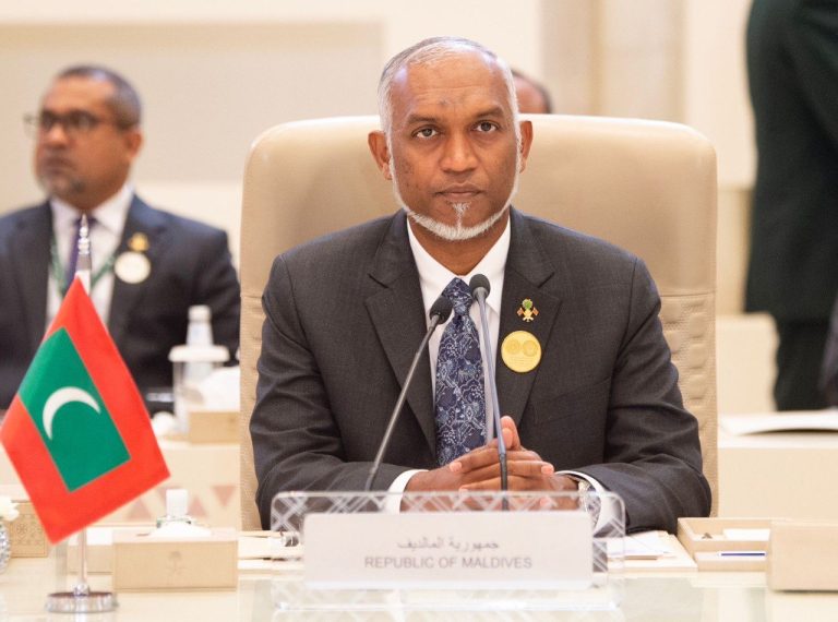 ކޮޮޕް 29 ބައްދަލުވުމުގައި ބައިވެރިވެވަޑައިގަތުމަށް ރައީސް ޑރ.މުޢިއްޒު، އަޒަރުބައިޖާނަށް