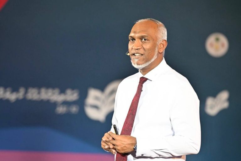 2026 ވަނަ އަހަރުގެ ތެރޭގައި ބޭރަށް ފުރާ ދިވެހިންނަށް ބޭންކް ރޭޓުގައި 1،000 ޑޮލަރު ލިބުމަށް މަގުފަހިވާނެ: ރައީސް