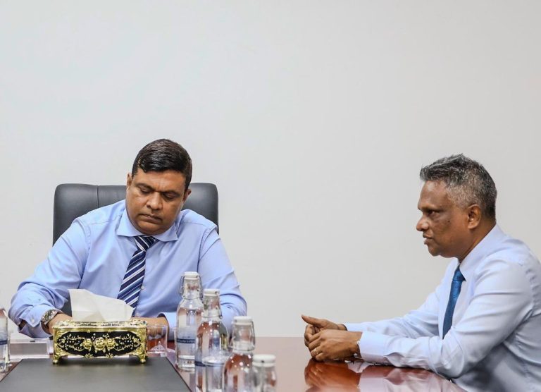 މިނިސްޓަރ އަމީން، މާލެ ސިޓީ މޭޔަރާއި ބައްދަލުކުރައްވައިފި