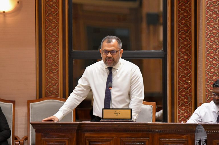 އަންނަ އަހަރު ހުރިހާ ރަށެއްގައި ވެސް މަޝްރޫއުތައް ފަށަން އޮތީ ރޭވިފައި: ޒަމީރު