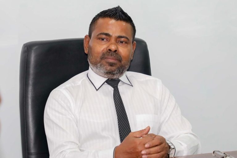 ‎މެންބަރުކަމަށް ކެންޕޭން ކުރިއިރު ގިނަ ރައްޔިތުން އެދުނީ އިންތިޚާބުވާ ޕާޓީ ބަދަލު ނުކުރުމަށް‎: ރުކުމާ