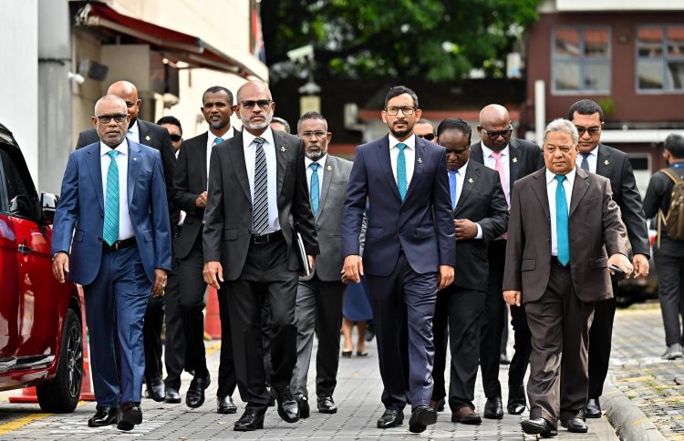 ޕާޓީ ބަދަލުކުރުމުން ގޮނޑި ގެއްލޭގޮތަށް ގާނޫނު އަސާސީ އިސްލާހު ކުރަނީ