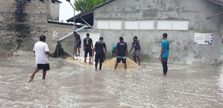 ބޯކޮށް ވާރޭވެހި މާފަރުގައި ފެންބޮޑުވެ ގެތަކަށް ފެން ވަދެއްޖެ