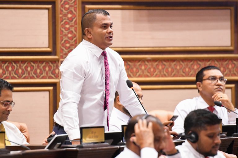މަޖިލީހުގެ ރުހުމާ ނުލައި ބޭރުގެ ސިފައިންނަށް ރާއްޖޭގައި ހަރަކާތްތެރި ނުވެވޭ އިޞްލާޙު ފާސްކޮށްފި