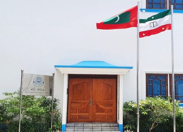 އާބާދީގައި 10,000 މީހުން ހަމަނުވާތީ ތިނަދޫގެ ސިޓީގެ ދަރަޖަ ބާތިލުކުރަން ހައިކޯޓަށް!