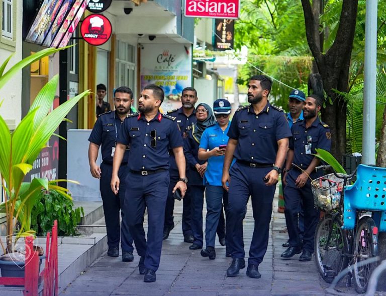 5 ބިދޭސީއަކު އިމިގްރޭޝަންގެ ބެލުމުގެ ދަށަށް ގެނެސްފި