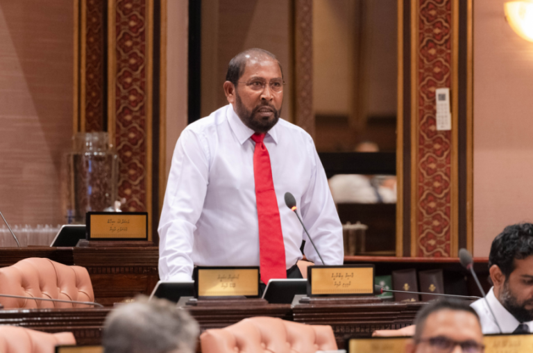 މާލީ މުޢާމަލާތްތަކުގައި ދިވެހީންނަށް އެހީވާ ކަމަށް ބުނެ ފަތުރާ ސްކޭމްތަކަށް ސަމާލުވާން ޤާސިމް އެދެފި