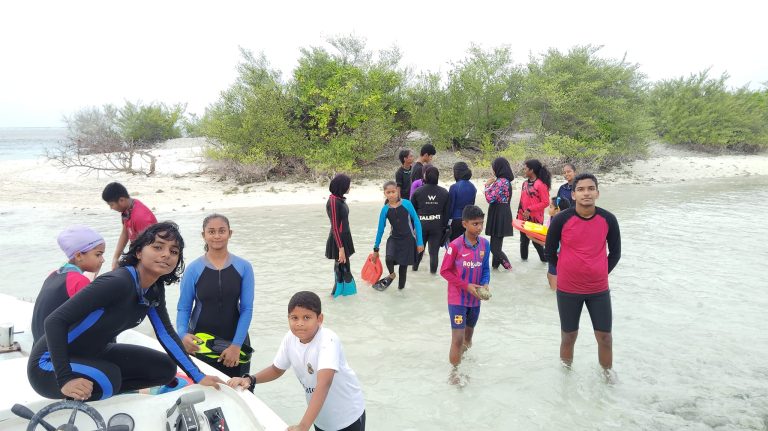 ތ.ހިރިލަންދޫ ސްކޫލުގެ ދަރިވަރުންތަކެއް، "މަވެސް ފަތާނަން" ޕްރޮގްރާމް ފުރިހަމަކޮށްފި