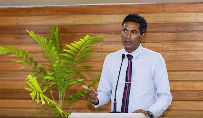 އެޗްޑީސީގެ ޗެއާމަން ފިޔަވައި އެހެން ހުރިހާ ބޯޑު މެންބަރުން ސަސްޕެންޑްކޮށްފި