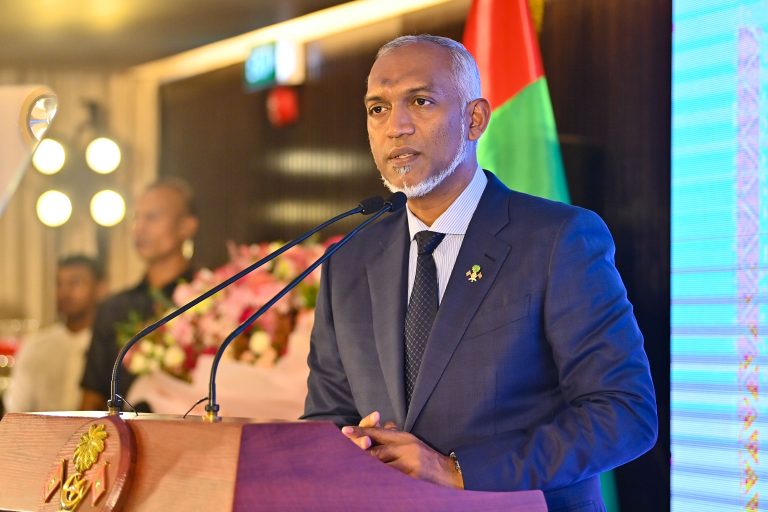 ޔޫއޭއީގެ ގައުމީ ދުވަހުގެ މުނާސަބަތުގައި ރައީސް ޑރ.މުޢިއްޒު ތަހުނިޔާ ފޮނުއްވައިފި