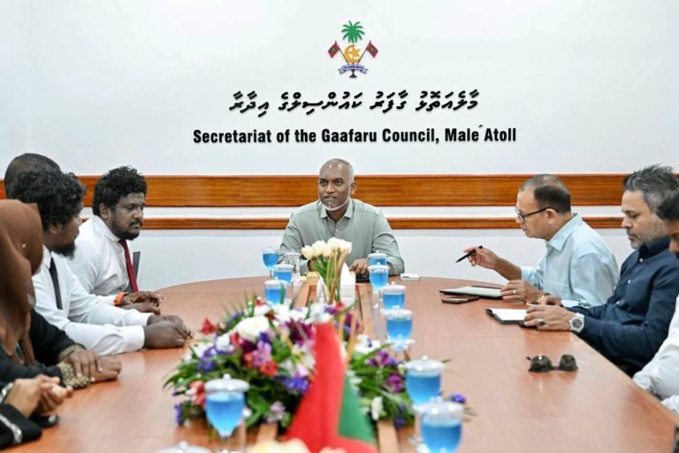ރައީސް، ގާފަރު ކައުންސިލާއި އ.ތ.މ. ކޮމިޓީއާ ބައްދަލުކުރައްވައިފި