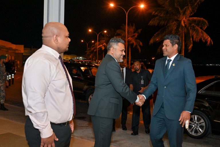 ނައިބު ރައީސް، ޗައިނާއަށް ފުރާވަޑައިގެންފި