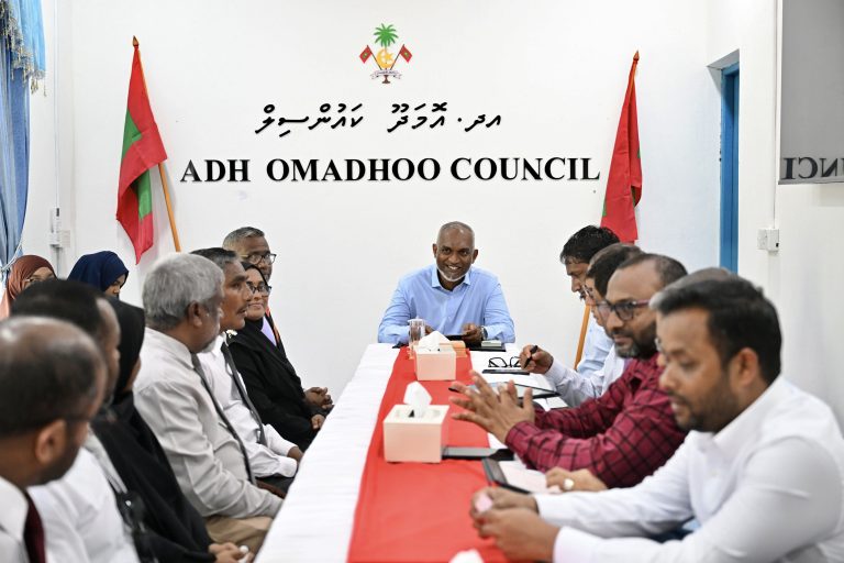 އޮމަދޫ ރައްޔިތުންގެ ކަންބޮޑުވުންތަކަށް ހައްލު ހޯދައިދޭނަން: ރައީސް