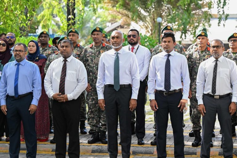 އެއްބައިވަންތަކަމުގެ ދުވަހުގެ ހަމަހިމޭންކަމުގެ ސުކޫތުގައި ރައީސް ބައިވެރިވެވަޑައިގެންފި