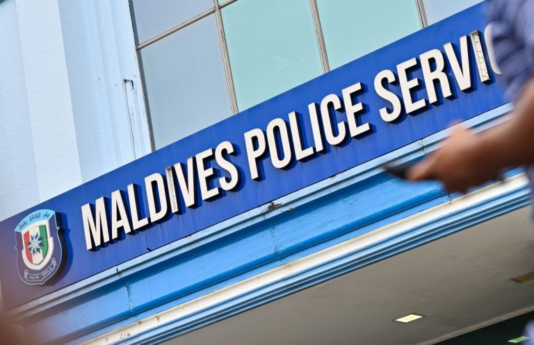 ދިރުވާލައިގެން މަސްތުވާތަކެތި އެތެރެކުރިކަމުގެ ތުހުމަތުގައި ދިވެއްސަކު ހައްޔަރުކޮށްފި