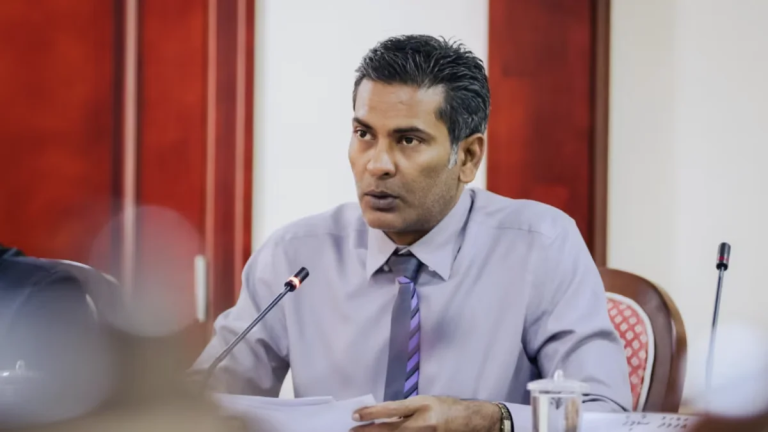 ފަޒުލް ދިރިއުޅޭ ގެ ބަލައިފާސްކޮށް ބައެއް ތަކެތި ފުލުހުންގެ ބެލުމުގެ ދަށަށް ގެންގޮސްފި