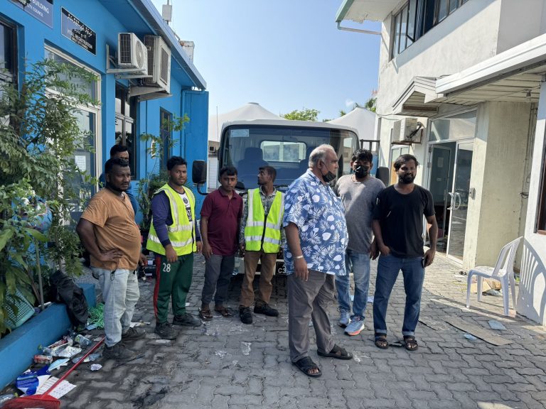އާލިފާން ރޯވި ސަރަހައްދުގައިވާ ކުނިތައް ނަގާ ސާފު ކުރަން ފަށައިފި