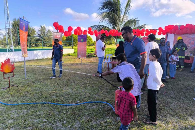 ލ. ގަމުގައި ބޭއްވި އާއިލީ ހަވީރެއްގައި އެމްއެންޑީއެފުން ބައިވެރިވެއްޖެ