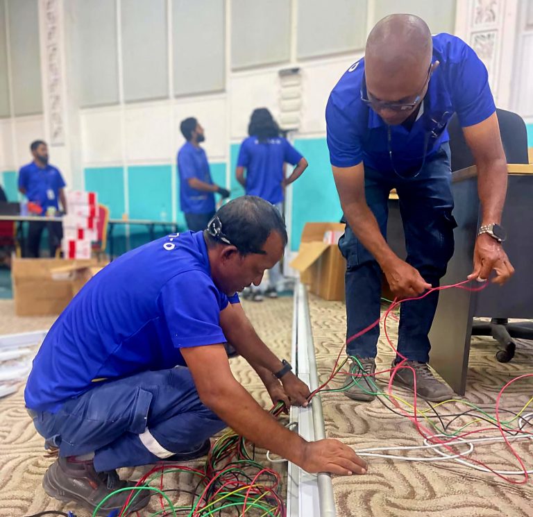 ސްޓެލްކޯގެ މުވައްޒަފުން ކުރާ ބުރަ މަސައްކަތަށް ޝުކުރު އާދާކޮށްފި