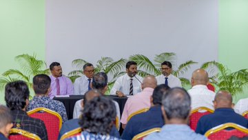 ވަޒީރު ރާފިޢު, ކުޅިވަރު އެސޯސިއޭޝަންތަކާ ބައްދަލުކުރައްވައިފި