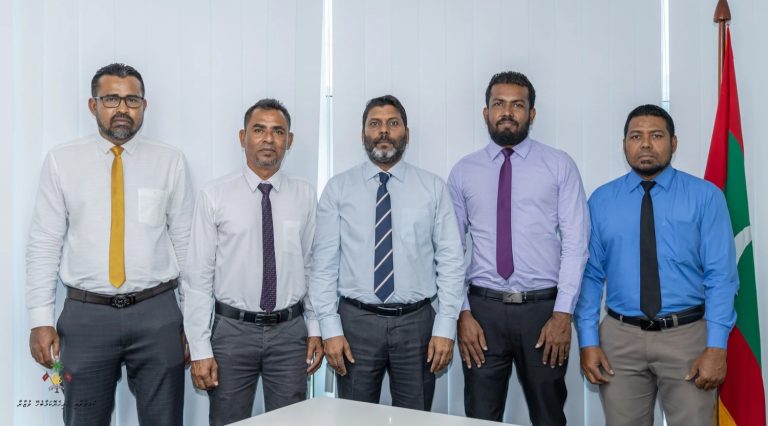 ވަޒީރު ރާފިޢު މާވަށު ކައުންސިލާ ބައްދަލުކުރައްވައި އެ ރަށުގެ ކުޅިވަރުގެ ހާލަތު އޮޅުންފިލުއްވައިފި