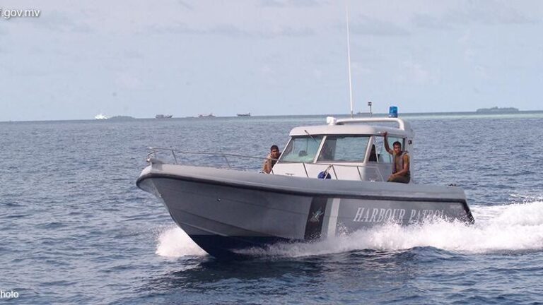 އަޑިއަށްދިޔަ ލޭންޑިންގ ކްރާފްޓަކުން ގެއްލުނު ދެ މީހަކު ހޯދަނީ