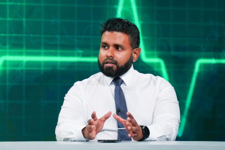 ސިގިރޭޓް ބުއިން ހުއްޓާލަން ވޭޕް / އީ ސިގިރޭޓް ބޭނުންކުރުމުން ކުރާނެ ފައިދާއެއް ނެތް- ޑރ.މުހައްމަދު އަލީ