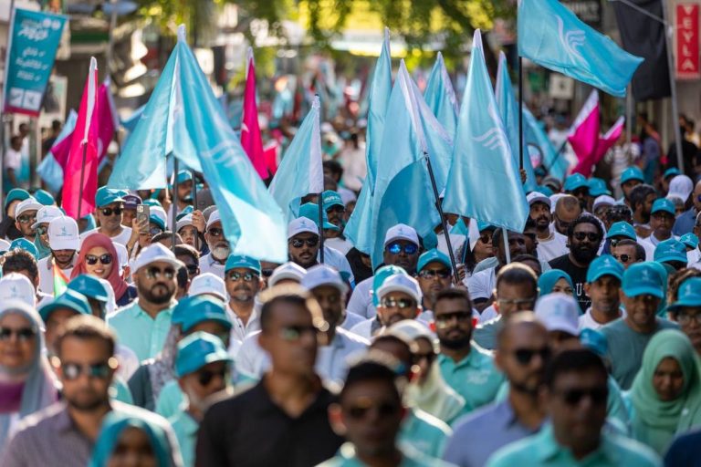 އަންނަ އަހަރު ފައިސާ ދޭން ޝަރުތު ހަމަވަނީ 5 ސިޔާސީ ޕާޓީއެއް