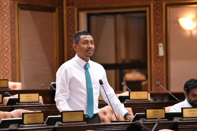 ޑްރަގުގެ މައްސަލައަށް ހައްލު ހޯދުމުގެ އިޚުލާސްތެރި ނިޔަތެއް ރައީސް ޑރ.މުޢިއްޒުގެ އެބައޮތް: މަމްދޫޙް