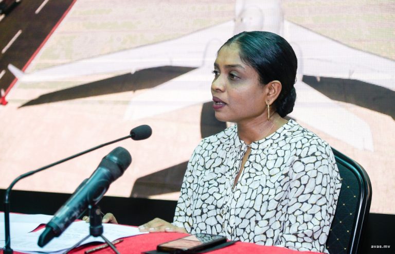ޖެނިފާއަށް ވަޒީފާ ދިނުން މަޑުޖައްސާލަން ހައި ކޯޓުން އަންގައިފި