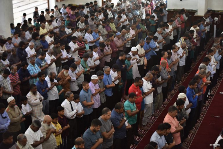 ތަރާވީހު ނަމާދުކުރަން ރާއްޖެއިން ބޭރުގެ ހާފިޒުން ގެނައުމުގެ ހުއްދަ ދޭން ފަށައިފި