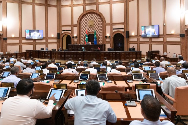 ކޮޕީރައިޓްގެ ޙައްޤުތަކަށް ހިމާޔަތް ލިބިދެވޭ މުއްދަތު 70 އަހަރަށް އިތުރުކުރަން ފާސްކޮށްފި