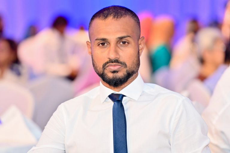 ފިލަންޖެހޭ ކަމެއް ކޮށްފައެއް ނޯންނާނެ، މިހިރީ ބޭސްފަރުވާއަށް އިންޑިއާގައި: މުޢާޒު